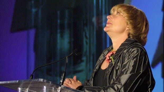 Globe and Mail columnist Margaret Wente, reflects on Sept. 11 as she accept her National Newspaper Award for columns in Calgary on Friday, April, 26, 2002.