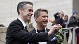 si-savage-dan-gay-wed-220-c
