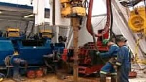 nb-shale-gas-workers-220