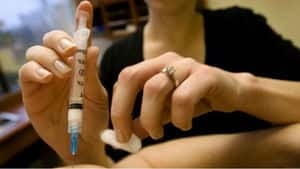 hi-bc-130408-nurse-needle-4col