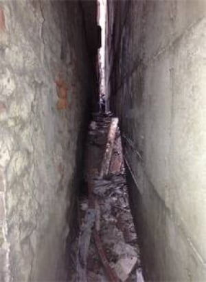 220-nyc-landing-gear-wall