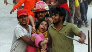 hi-bangladesh-collapse-852--4col