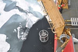 si-arctic-crane-bottles