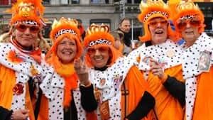 si-300-dutch-royal-spectators