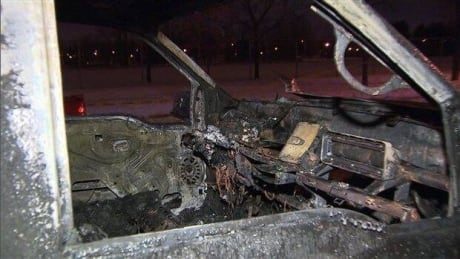 121225_cg2kw_incendie-camionnette_sn635-8col