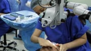 si-cataract-surgery-220-cp-