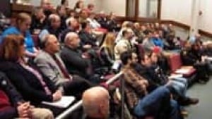 si-nb-sj-council-crowd-220