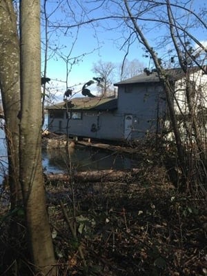 mi-bc-130317-annacis-island-houseboat-2