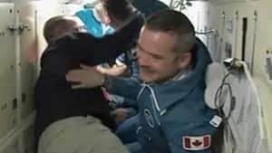 si-hadfield-iss-300-nasa-tv