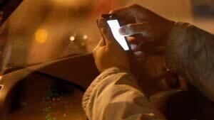 sm-300-texting-rtxrq2p