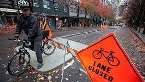 hi-bc-111003-cp-vancouver-bike-lane-4col