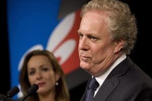 mi-charest-concedes-300-032