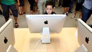 hi-bc-120629-computer-imac-youth-rtr2g9ua-4col