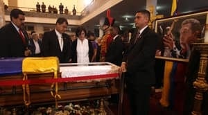 si-300-chavez-funeral-04103874