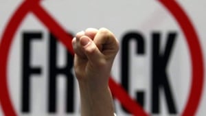 hi-852-fracking-cp01996323