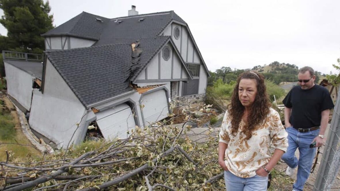 Homeowners flee sinking California subdivision World CBC News