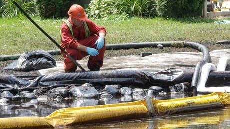 hi-world-kalamazoo-spill-852-6col