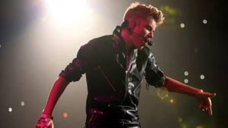 hi-bieber-cp03369297-4col