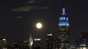 si-moon-manhattan-rtr2xgy4