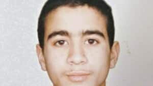 300-omarkhadr2002pic-cp-03349274