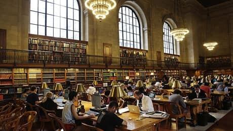 li-ny-pub-library-cp-04803820