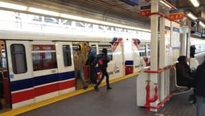 hi-bc-120307-skytrain-4col