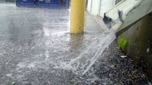 mi-rain-water-downspout