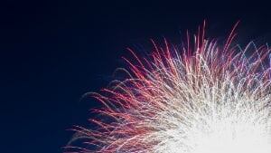 mi-130731-team-uk-fireworks