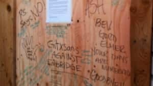 si-bc-111207-gitxsan-door-blocked-treaty-office