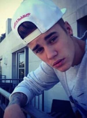 si-220-bieber-instagram