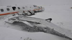 mi-plane-on-ground-with-snow-rcmp
