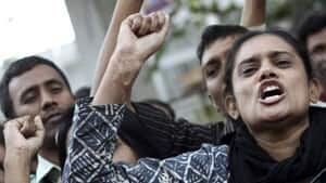 ii-garment-protest-woman-03