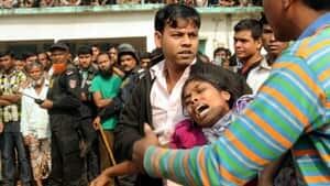 si-bangladesh-fire-mourn-300-ap-03639875