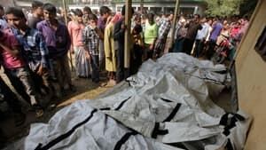 si-bangladesh-fire-bodies-300-rtr3aujc