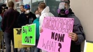 hi-flood-protest-852-3col