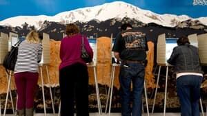ii-votersdemo2035420813