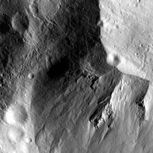cp-02624443-300px-asteroid