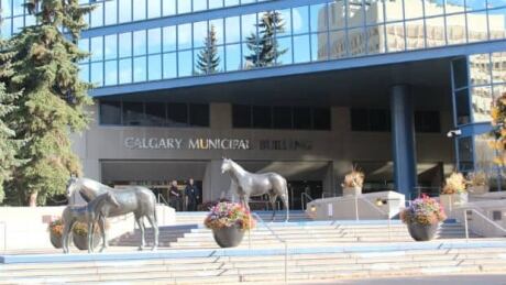 li-cityhall-calgary-852