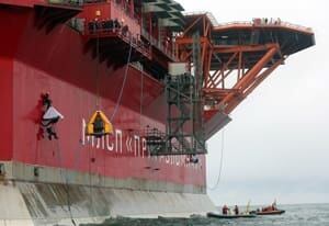 si-greenpeace-arctic-oil-03155641