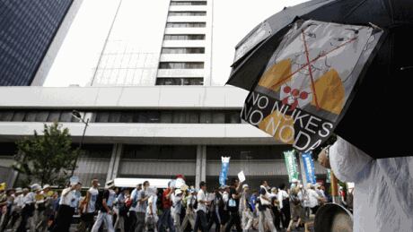 li-japan-nuke-protest-rtr35