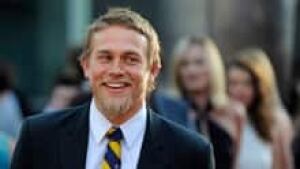 220-charlie-hunnam-04943342