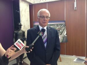 Mayor Bob Bratina announces resignation from police services board
