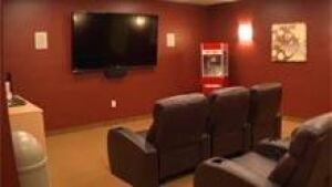 si-nb-seniors-theatre-220