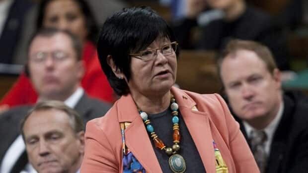 Bev Oda announced on her website Tuesday that she informed the prime minister last month she would be stepping down as International Cooperation minister and Durham MP on July 31. That brought a blog post in her 'defence' by Green Party leader Elizabeth May.
