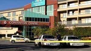 hi-bc-121126-executive-hotel-burnaby-4col