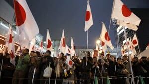 si-japanese-flags-rtr3bljv