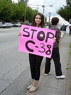 leadnowmooreprotestpinksign-300