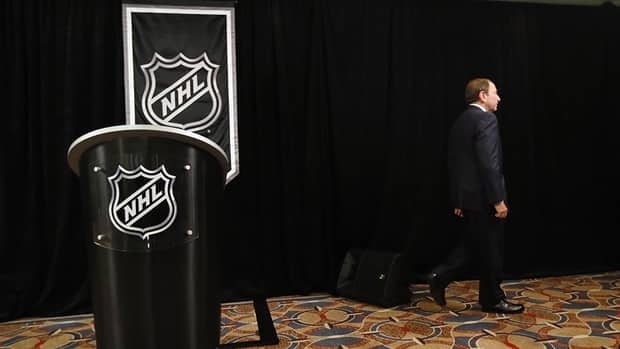 The NHL has decided to walk away from the first two weeks of the season with the lockout ongoing and hockey fans everywhere did not hesitate to express their displeasure.