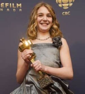sophie-nelisse-250