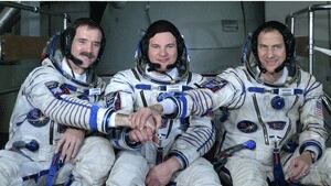 si-hadfield-crew-03652219